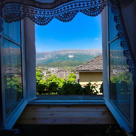 Guest House Denis Gjirokastër Eksteriør bilde