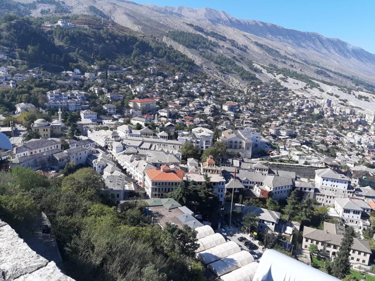 Guest House Denis Gjirokastër Eksteriør bilde